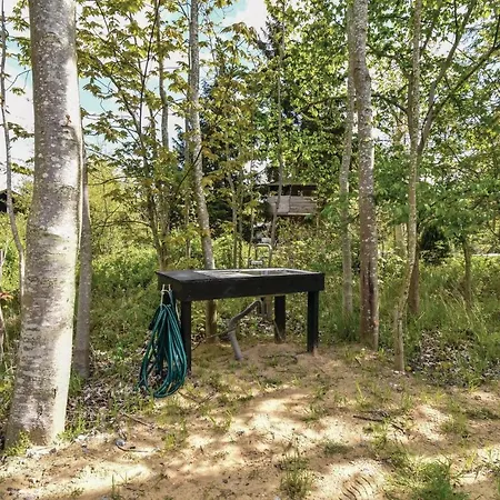 Three-bedroom Holiday In Martofte