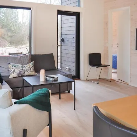 Three-bedroom Holiday In * Martofte