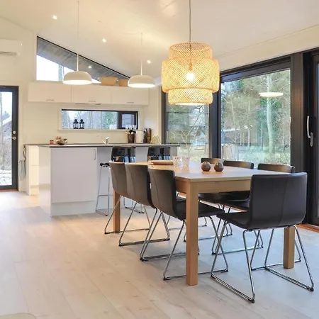 Three-bedroom Holiday In